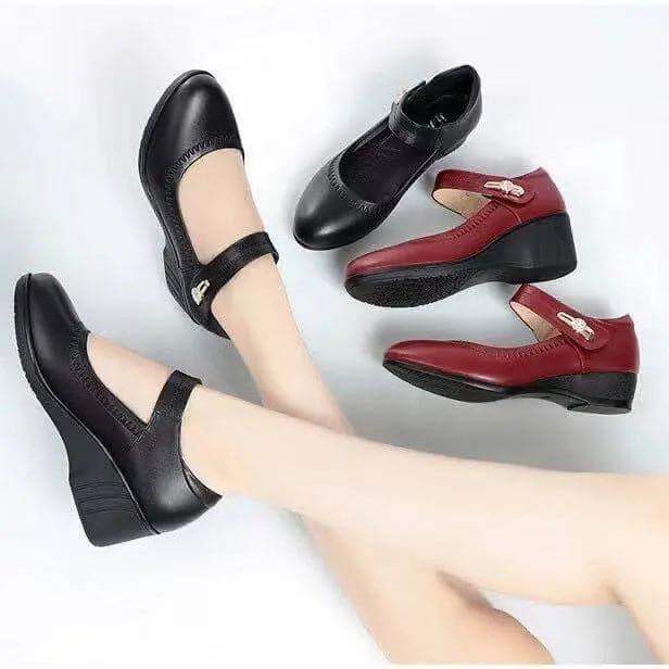 zapatos-de-piel-con-punta-redonda